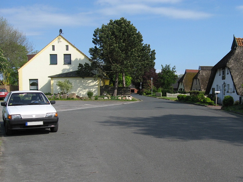 Panoramio-Archiv : Am Dorfbrunnen - Tettens - 05.2009