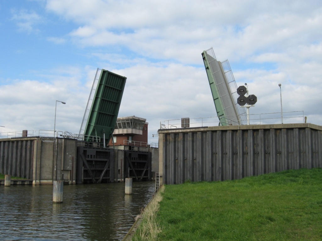 Panoramio-Archiv : Klappbrcke - Stade - 04.2008